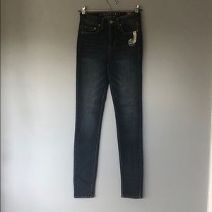 NWT- Aeropostale High Waisted Jegging -Size 00R
